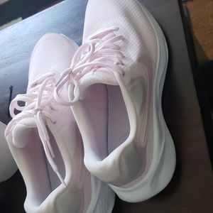 Nike pink women's sneakers